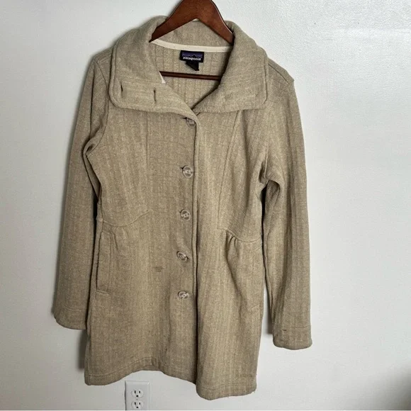 Patagonia Women's Better Sweater Coat, style number 25657, in a tan color Sz L - Picture 2 of 8